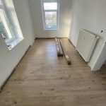 Malerarbeiten und Laminat verlegen